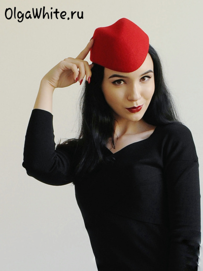Красная шляпка пилотка купить в интернет-магазине