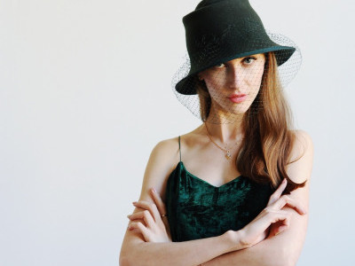 Зеленая фетровая женская шляпа. Купить шляпку с вуалью