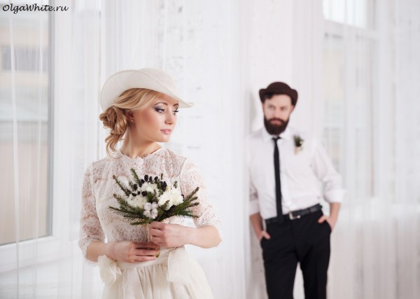 Свадебная шляпка купить легкая летняя (белая или айвори) и шляпа котелок для жениха