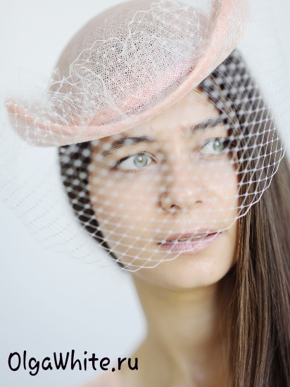Летняя шляпка с вуалью персиковая свадебная купить