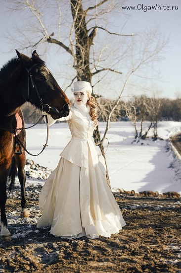 Белый свадебный женский цилиндр для верховой езды. Купить в Спб
